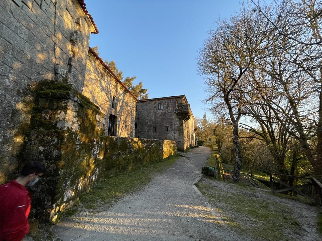 concello-de-esgos-mosteiro-de-san-pedro-de-rocas-10